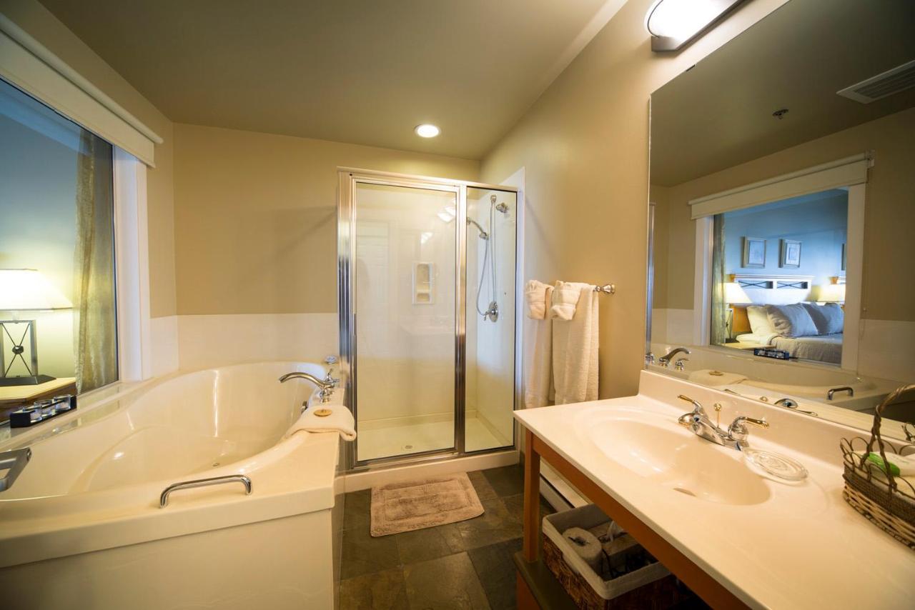 Sidney Waterfront Inn & Suites Dış mekan fotoğraf