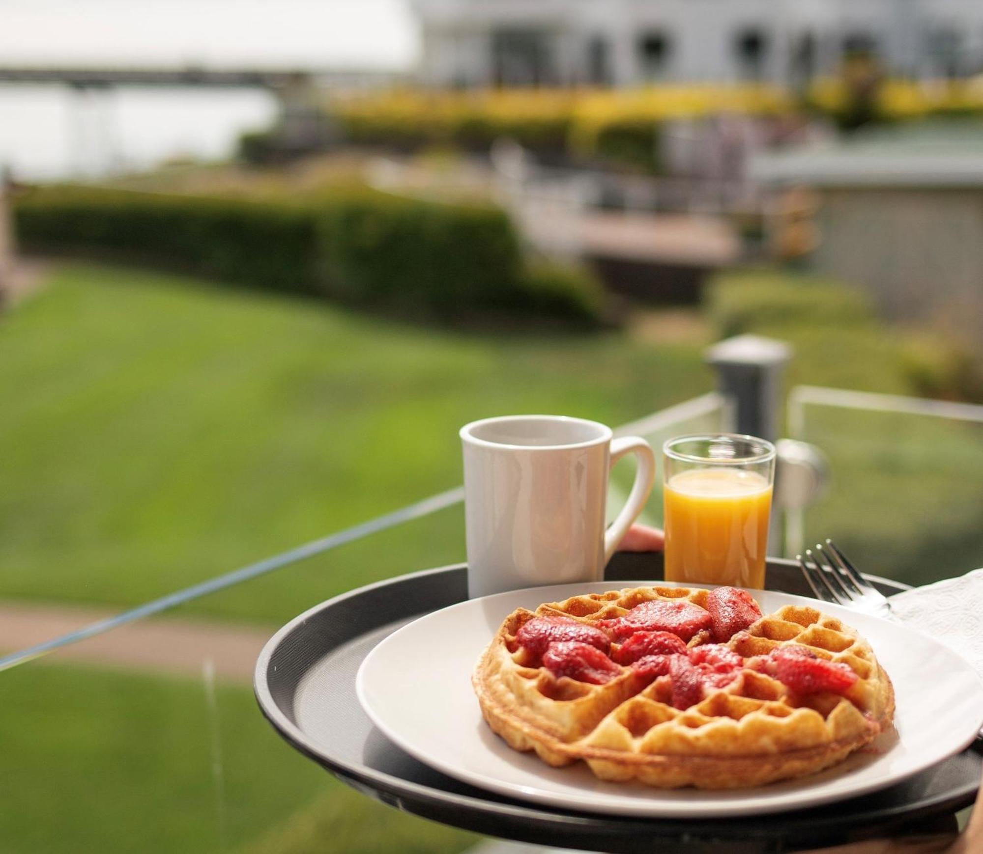 Sidney Waterfront Inn & Suites Dış mekan fotoğraf