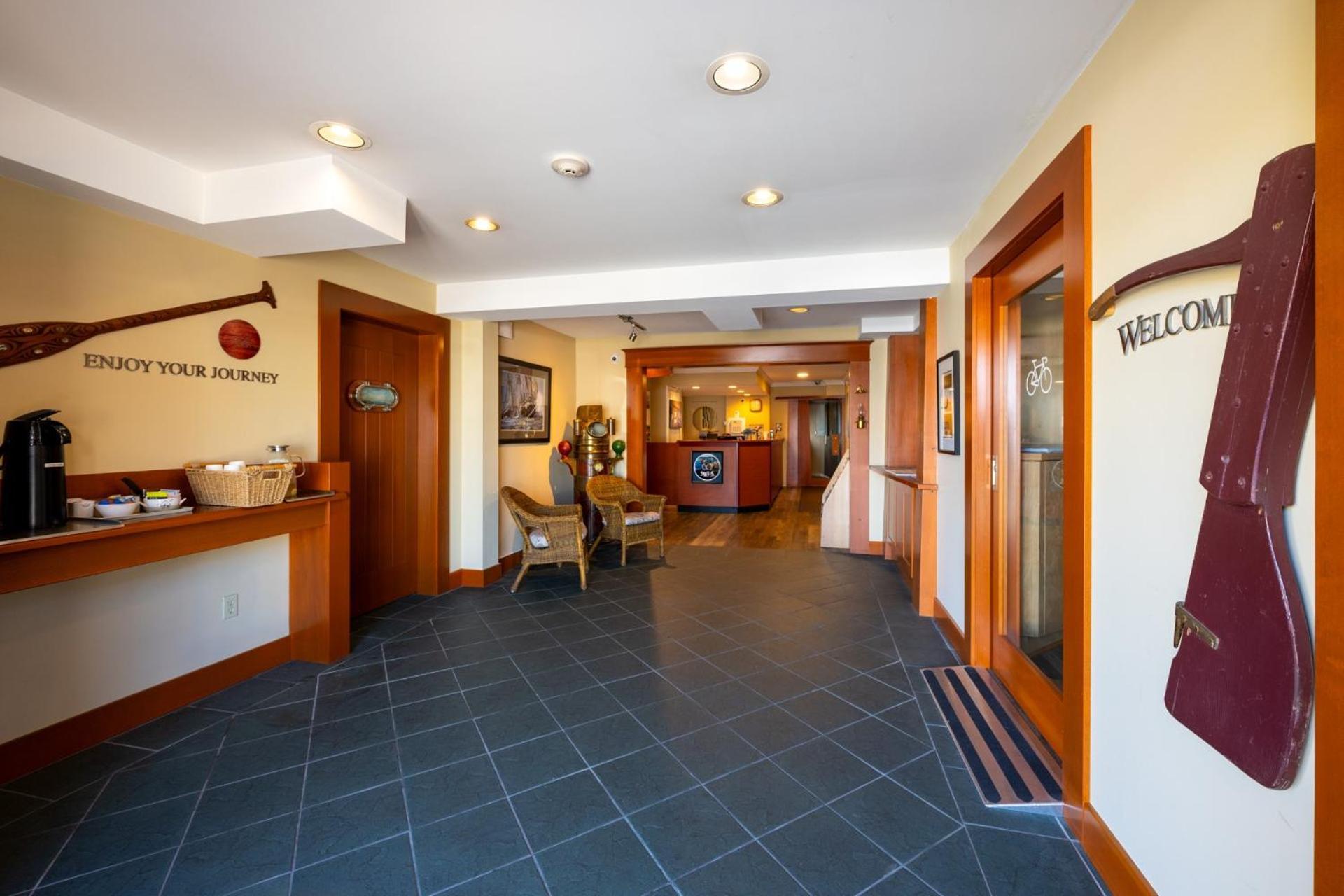 Sidney Waterfront Inn & Suites Dış mekan fotoğraf