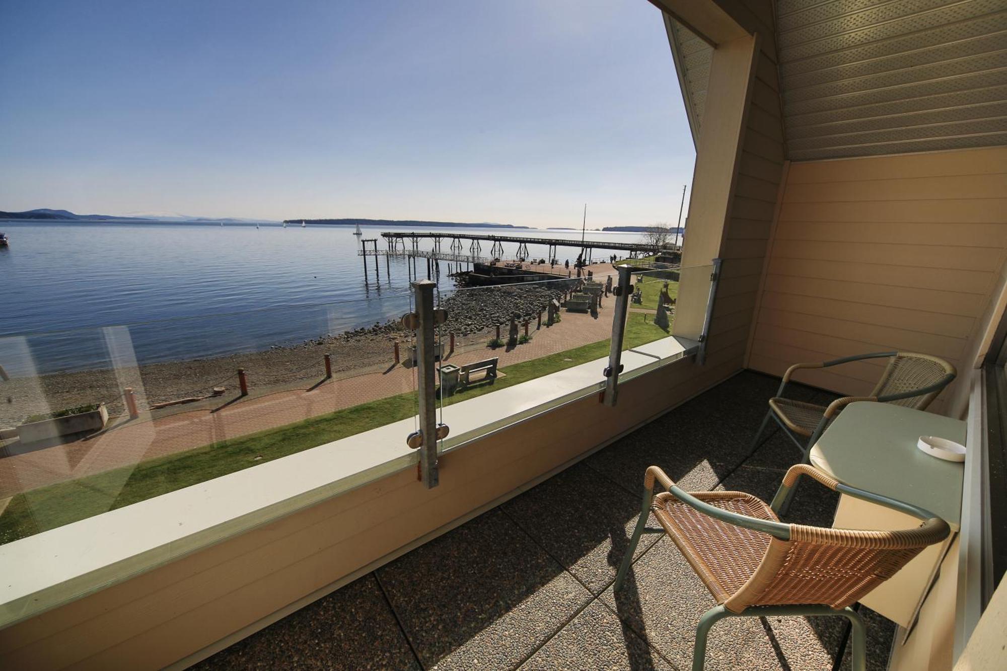 Sidney Waterfront Inn & Suites Dış mekan fotoğraf